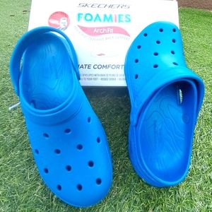 NWT SKETCHERS ArchFit Foamies Slip-on Clogs Blue 10
